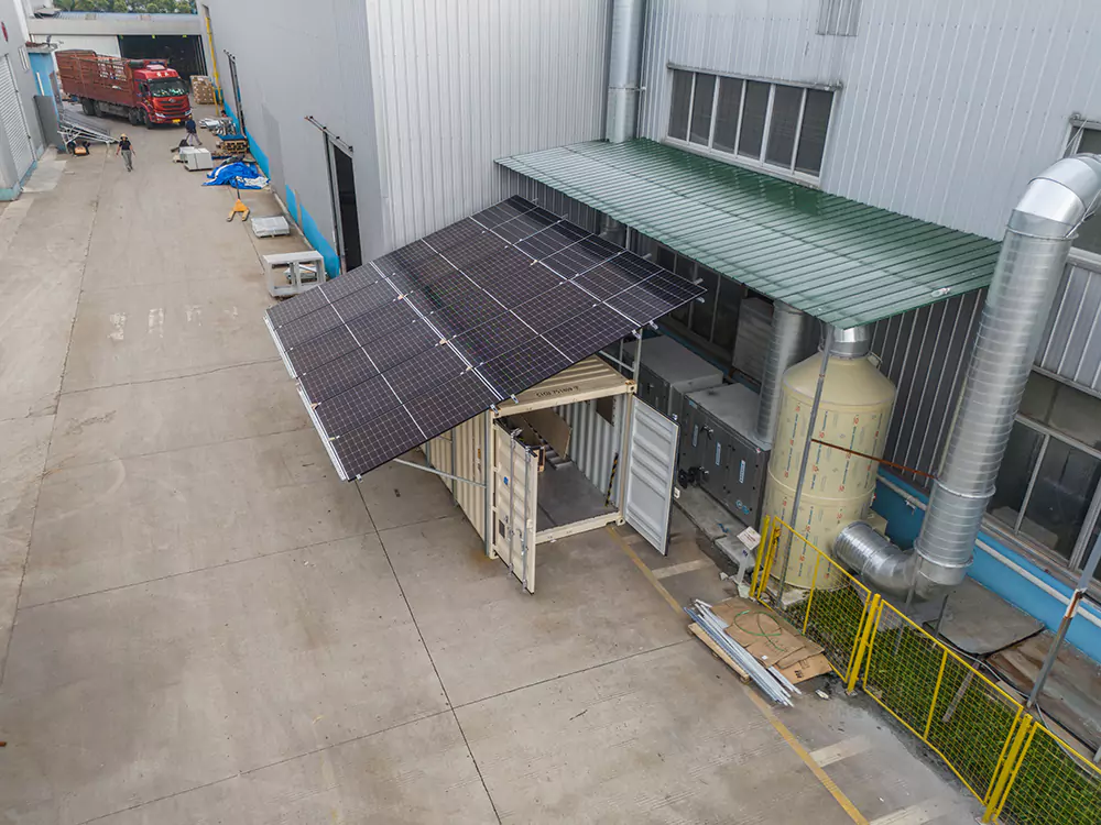 美国8KW/20KWh方舱屋顶光伏储能项目