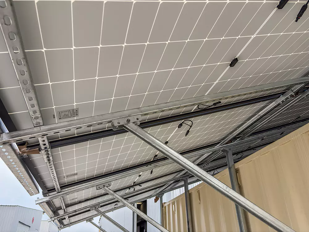 美国8KW/20KWh方舱屋顶光伏储能项目